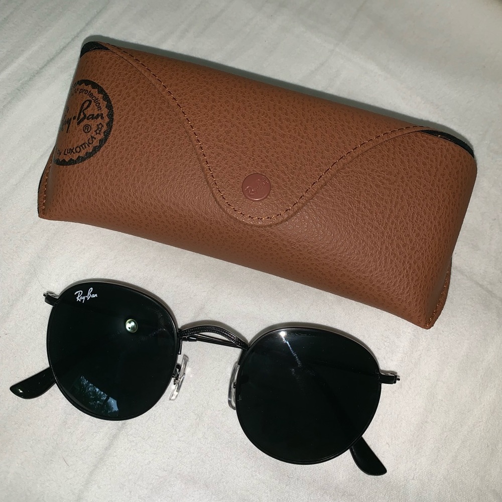 Ray-Bans Round black sunglasses